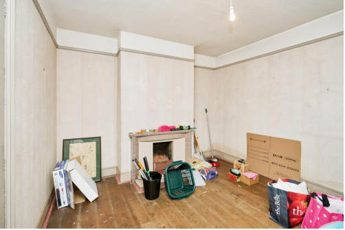 3 bed End of Terrace