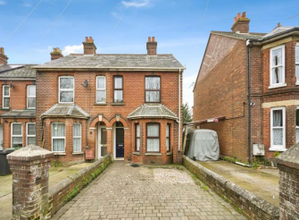 3 bed End of Terrace