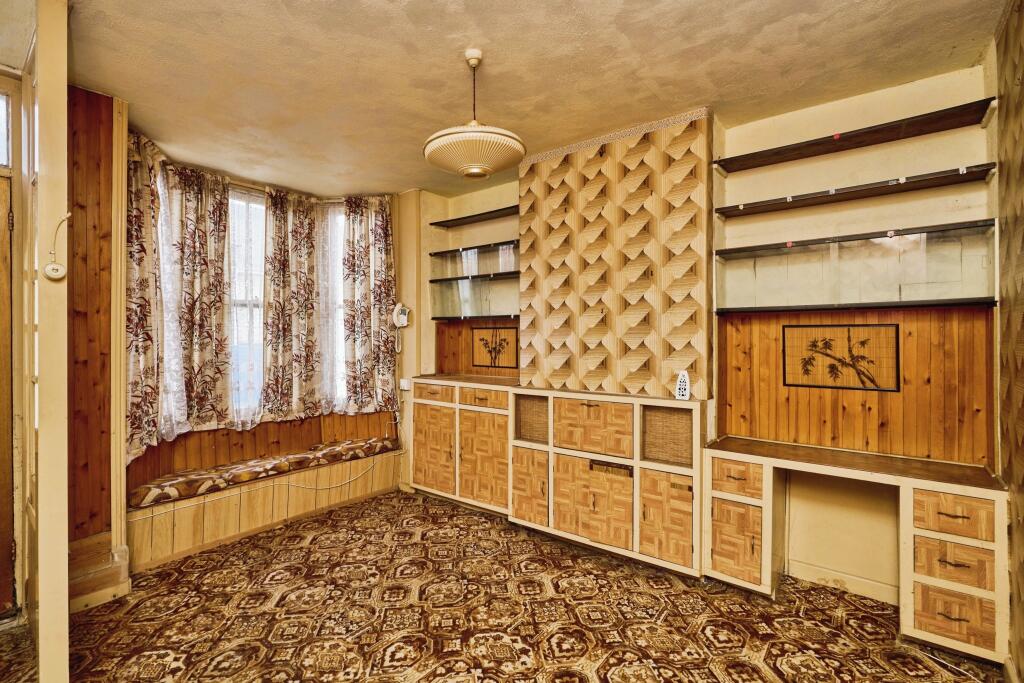 3 bed Terraced