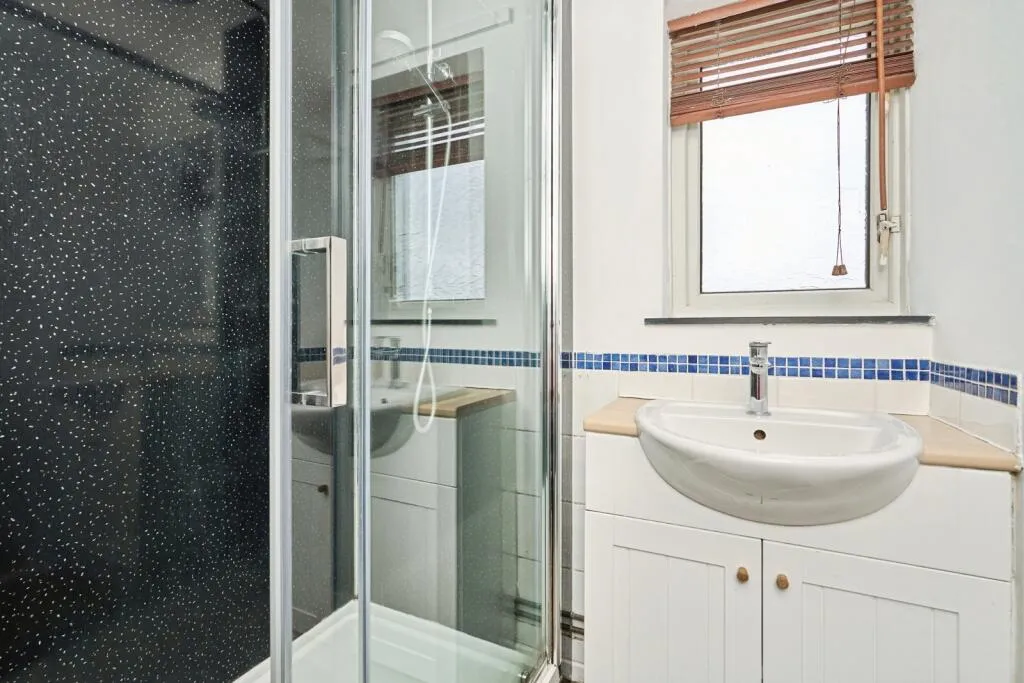 2 bed Maisonette