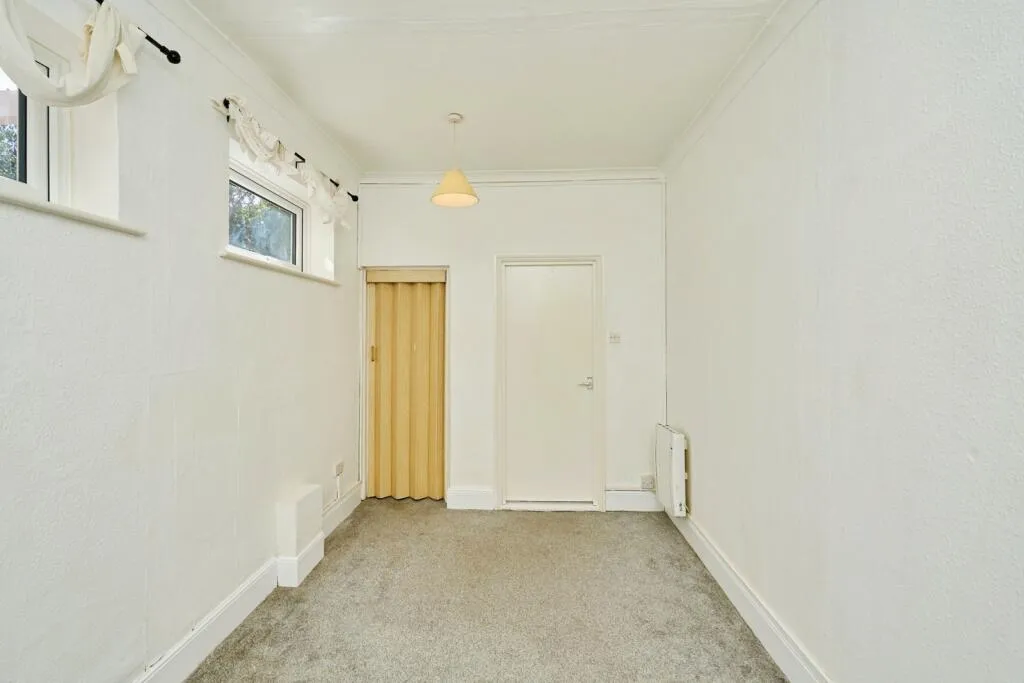 2 bed Ground Flat
