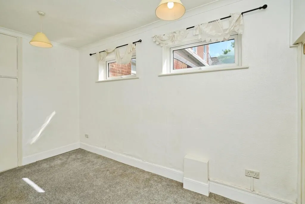 2 bed Ground Flat
