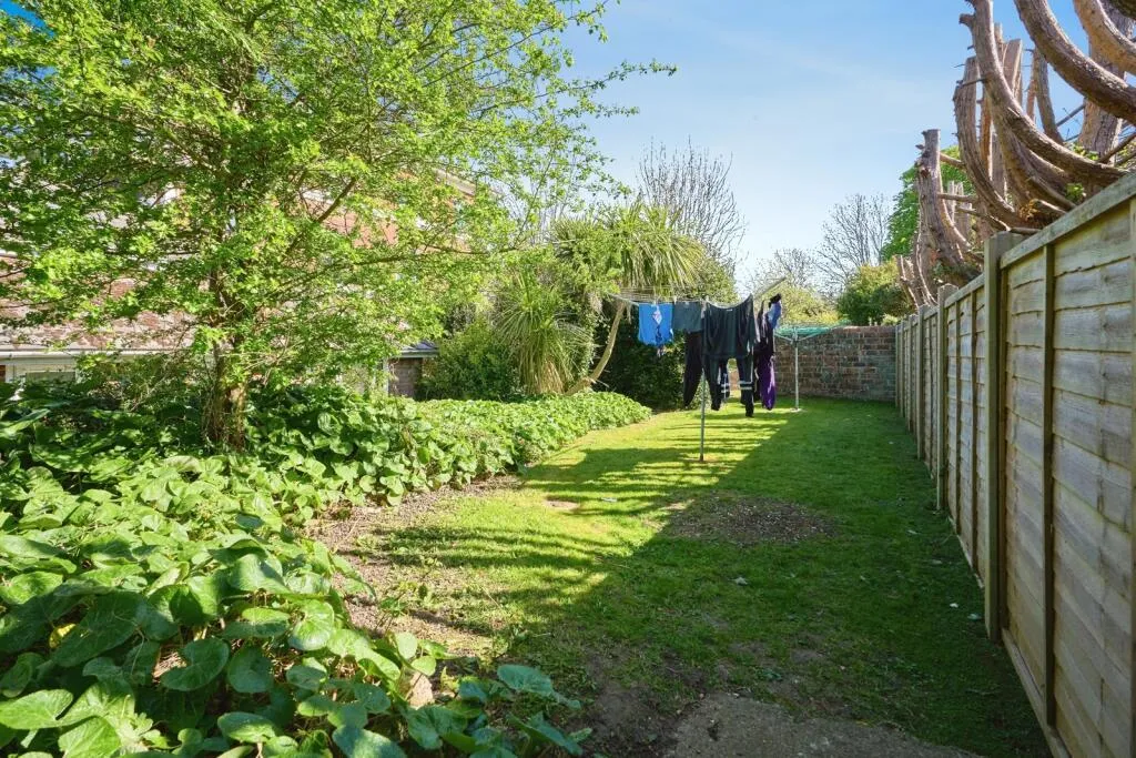 2 bed Ground Flat
