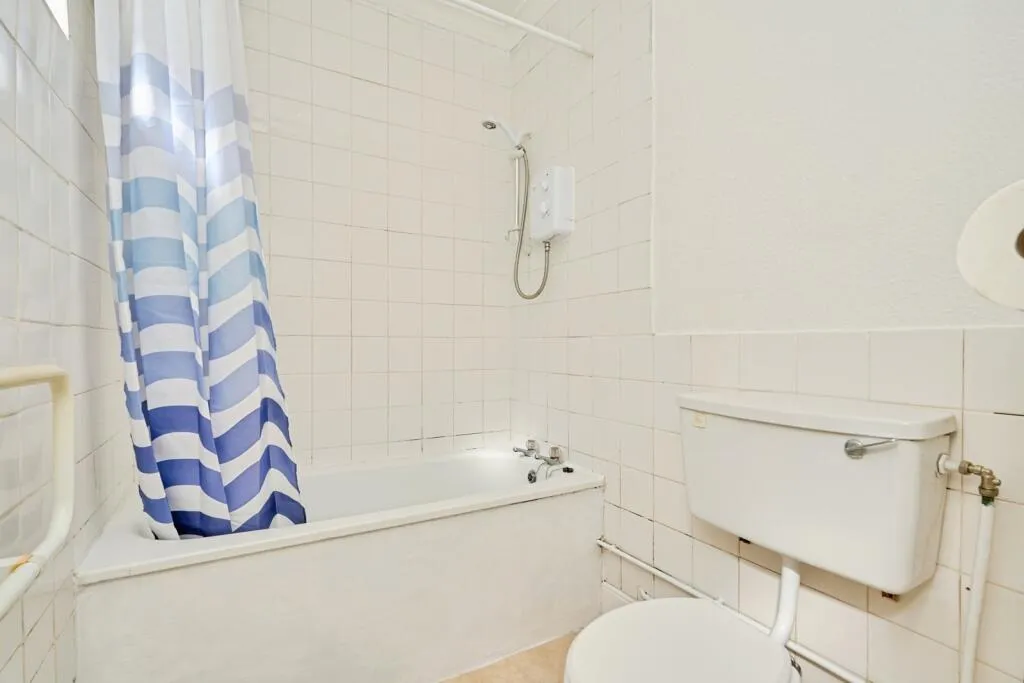 2 bed Ground Flat