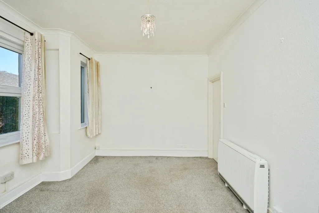 2 bed Ground Flat
