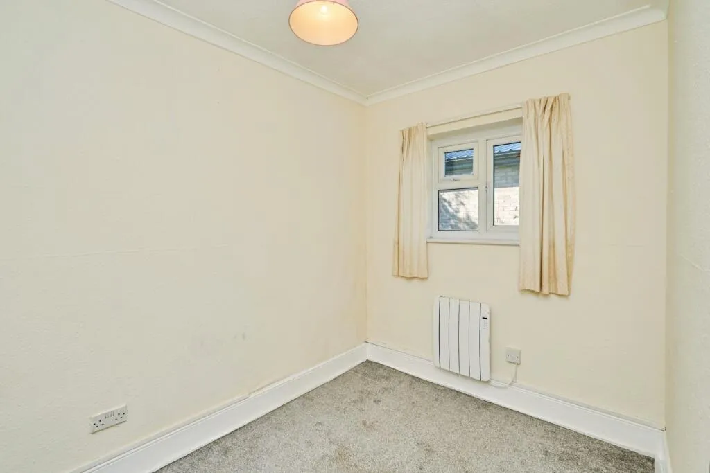2 bed Ground Flat