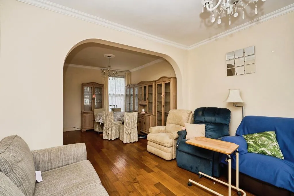 4 bed Semi-Detached