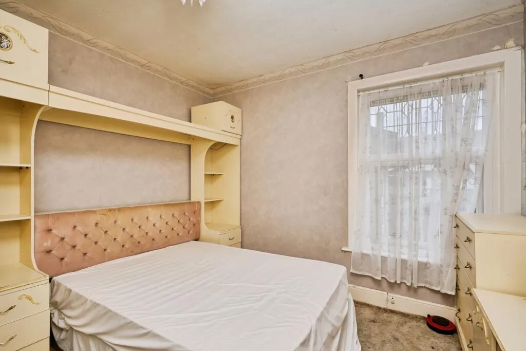 4 bed Semi-Detached