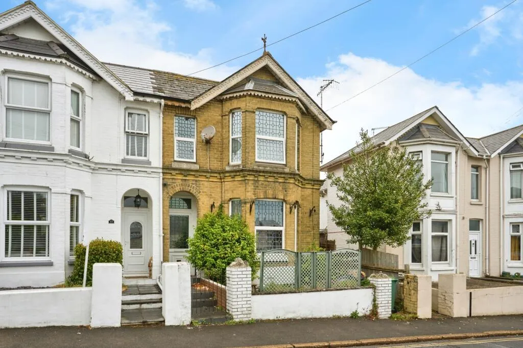 4 bed Semi-Detached