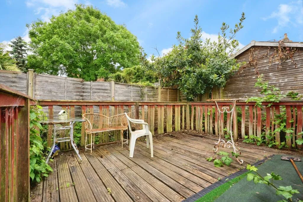 4 bed Semi-Detached