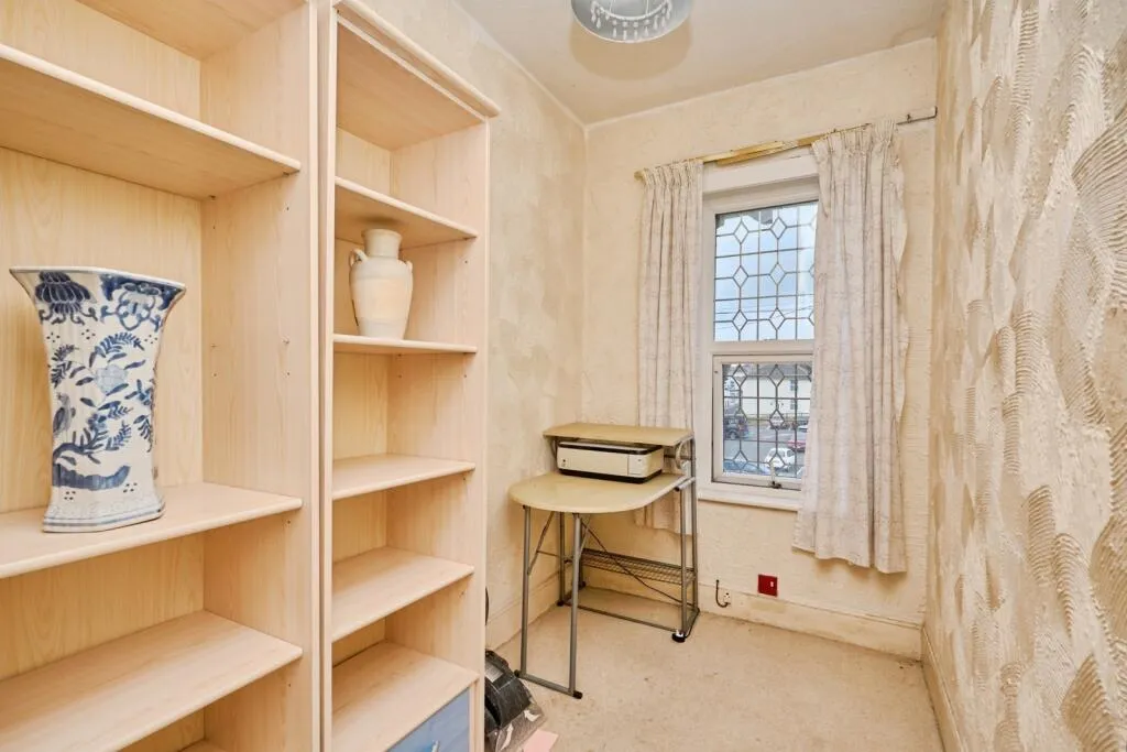 4 bed Semi-Detached