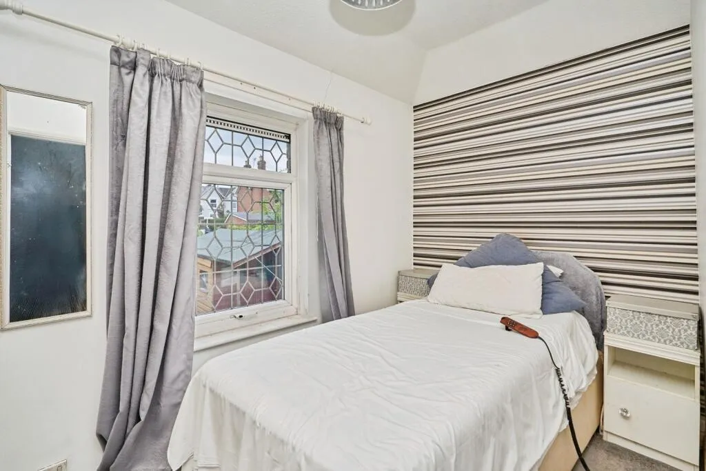4 bed Semi-Detached