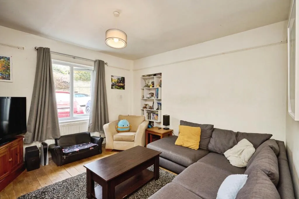 4 bed Semi-Detached