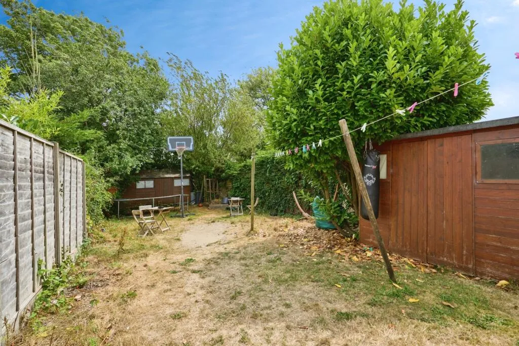 4 bed Semi-Detached