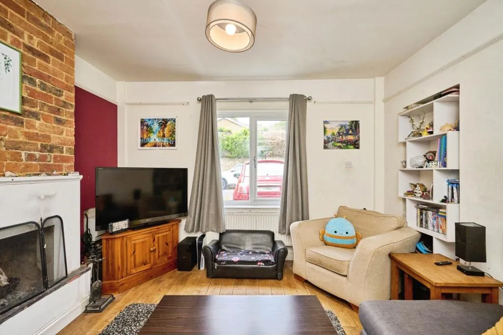 4 bed Semi-Detached