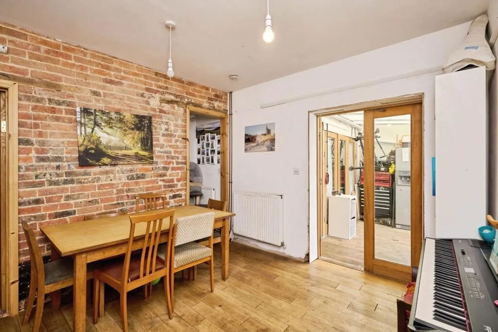 4 bed Semi-Detached