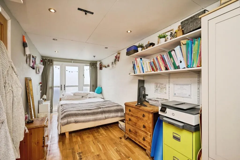 4 bed Semi-Detached