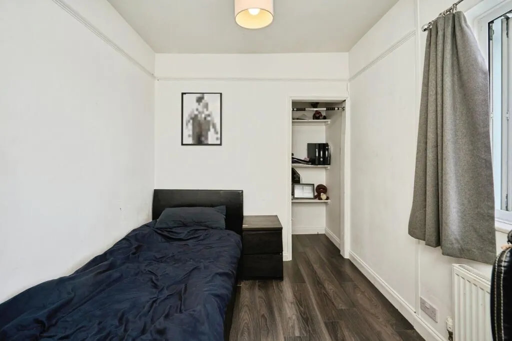 4 bed Semi-Detached