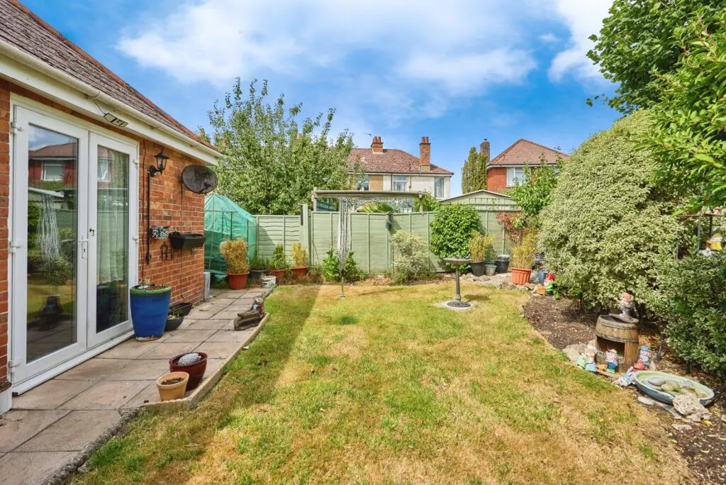 2 bed Detached Bungalow