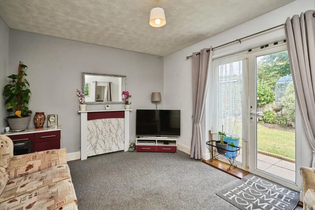 2 bed Detached Bungalow