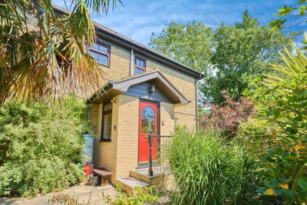 3 bed End of Terrace