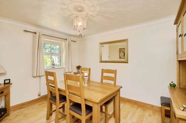 3 bed End of Terrace