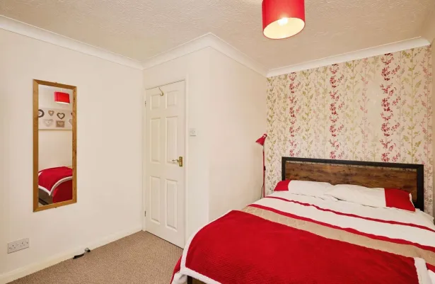 3 bed End of Terrace