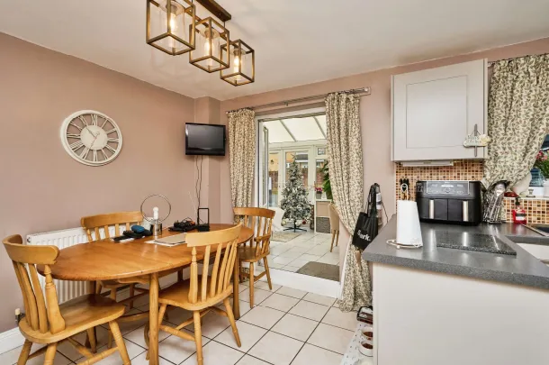 4 bed Detached