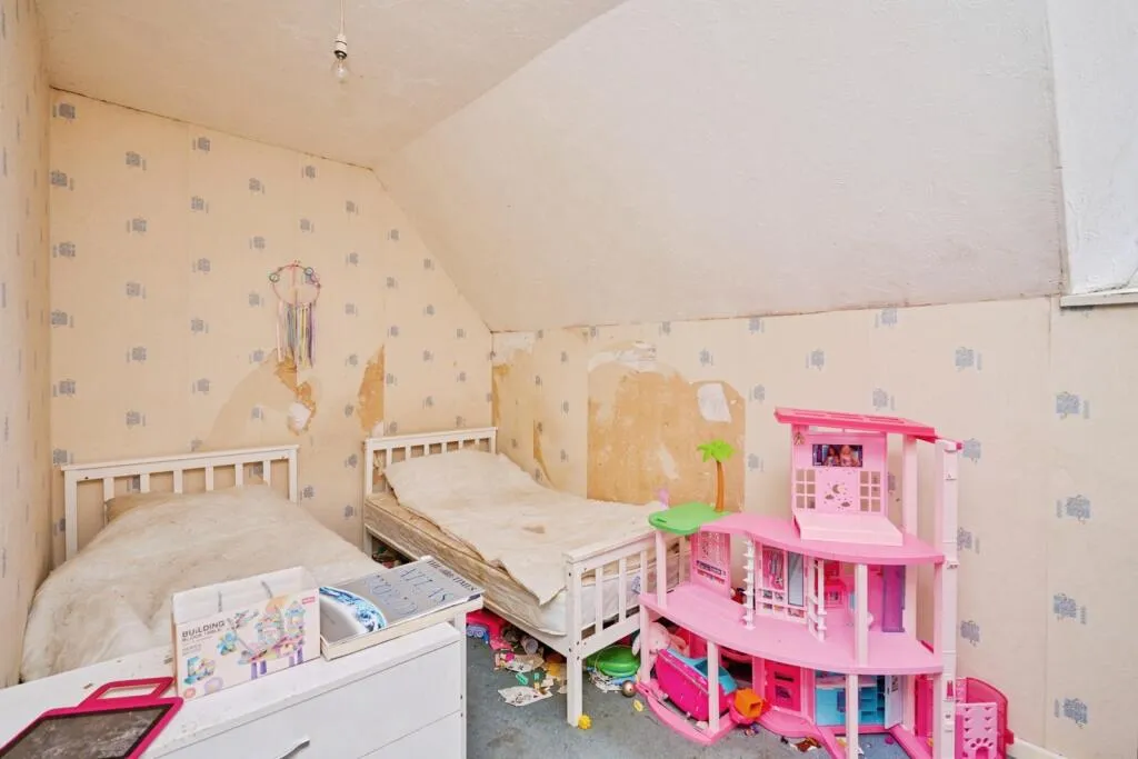 4 bed Terraced