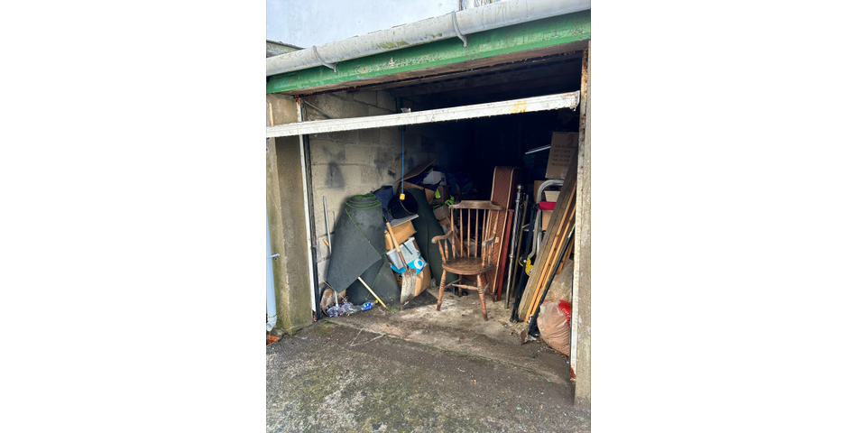 A rare opportunity to purchase a freehold block of 6 garages, all currently tenanted, situated in the centre of the town
