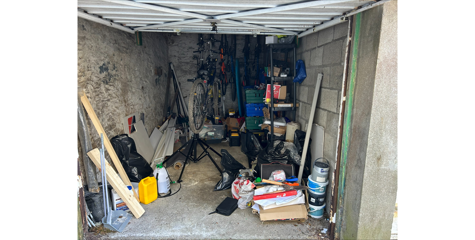A rare opportunity to purchase a freehold block of 6 garages, all currently tenanted, situated in the centre of the town