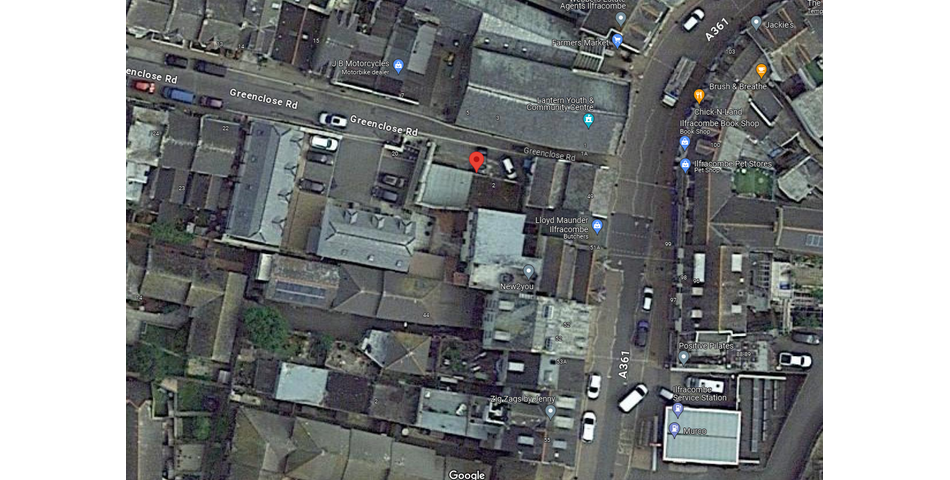 A rare opportunity to purchase a freehold block of 6 garages, all currently tenanted, situated in the centre of the town