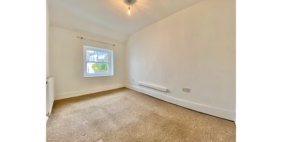 A charming characterful cottage located just 100 metres from the picturesque harbour