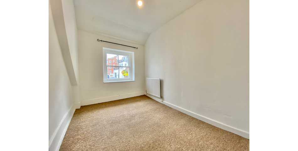 A charming characterful cottage located just 100 metres from the picturesque harbour