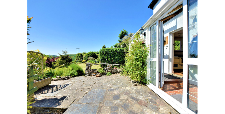 A delightful characterful cottage enjoying wonderful rural views set in the glorious Exmoor National Park