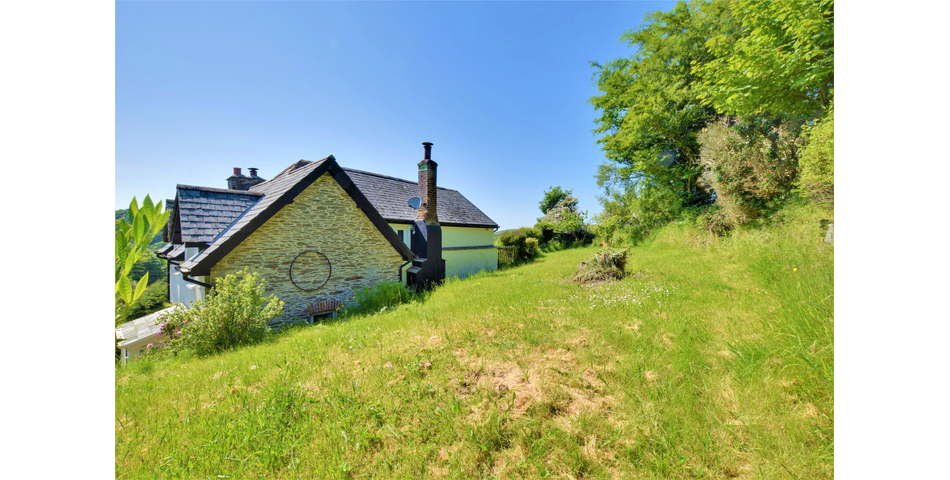 A delightful characterful cottage enjoying wonderful rural views set in the glorious Exmoor National Park