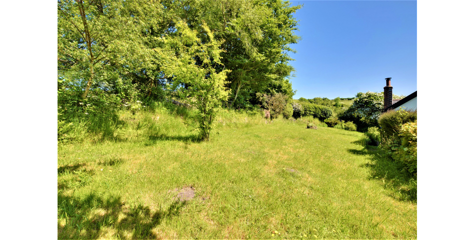 A delightful characterful cottage enjoying wonderful rural views set in the glorious Exmoor National Park