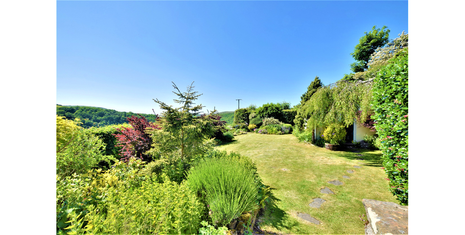 A delightful characterful cottage enjoying wonderful rural views set in the glorious Exmoor National Park