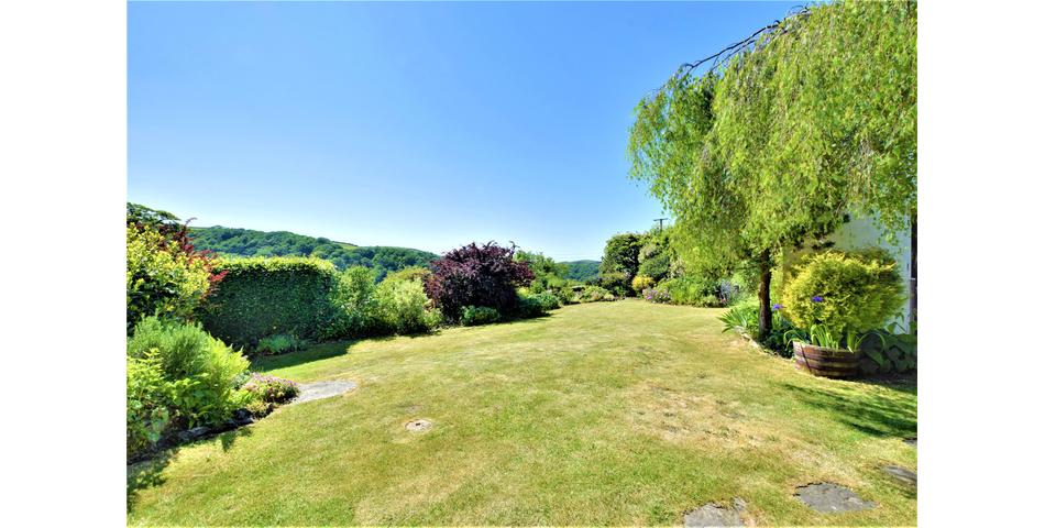 A delightful characterful cottage enjoying wonderful rural views set in the glorious Exmoor National Park