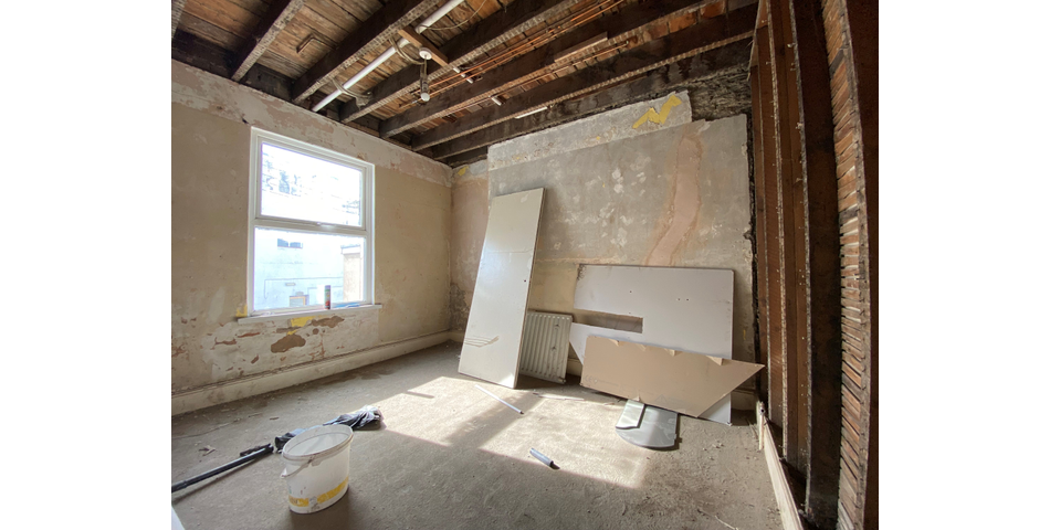 A proper renovation project - 4 bedroom terraced home in a central location