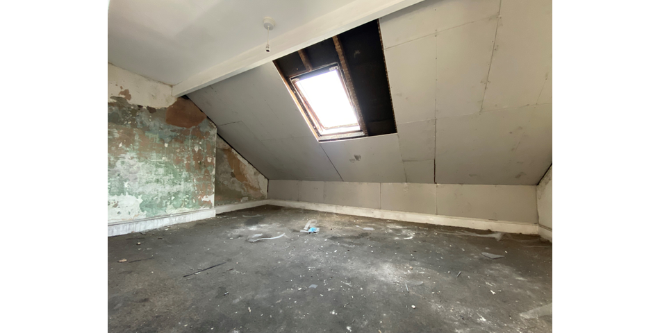 A proper renovation project - 4 bedroom terraced home in a central location