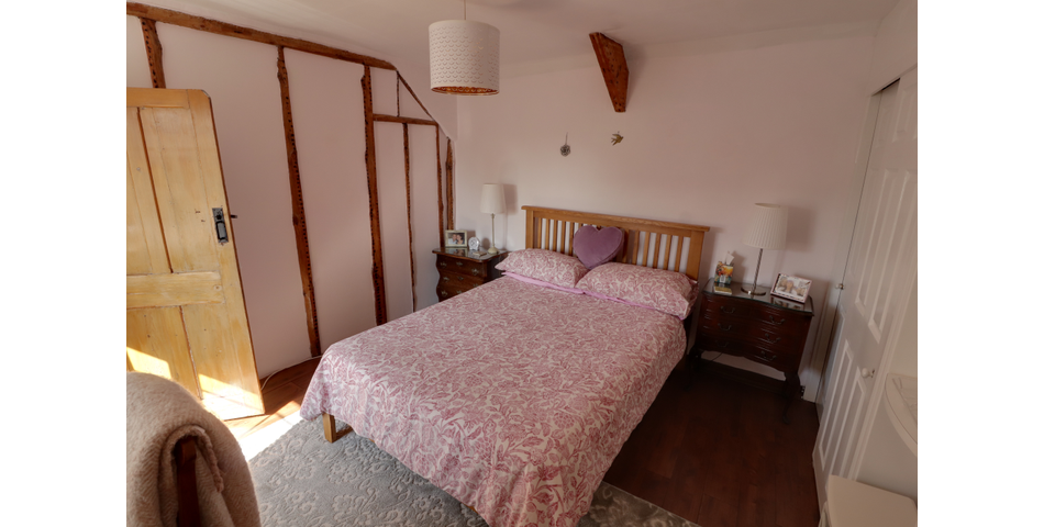 2 bedroom detached cottage