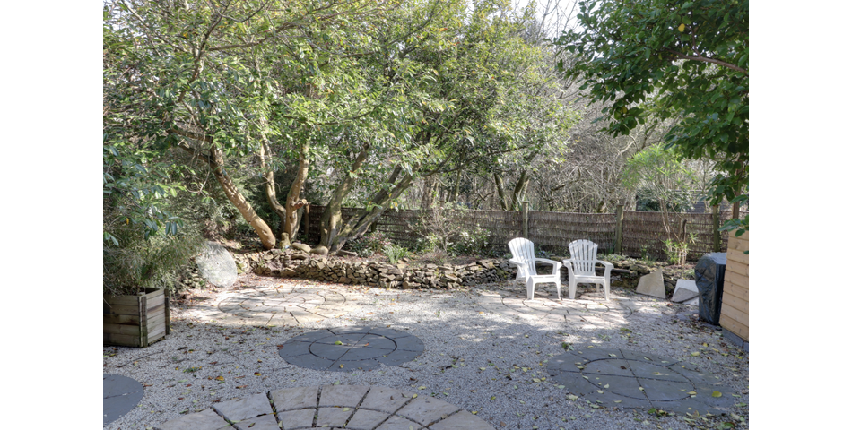 2 bedroom detached cottage