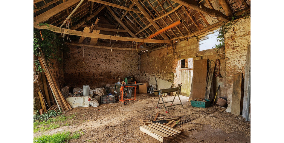 Farmhouse, Barns and Land