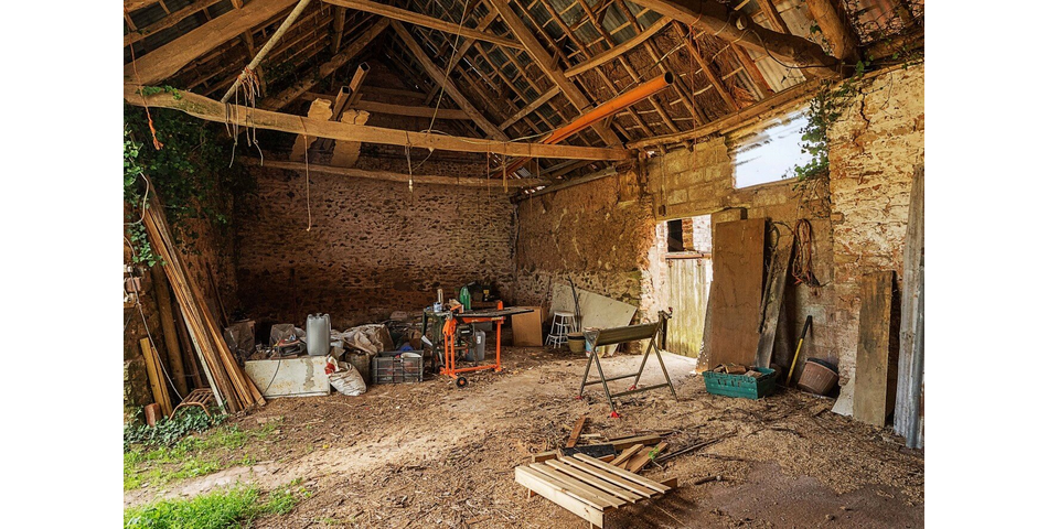 Farmhouse, Barns and Land