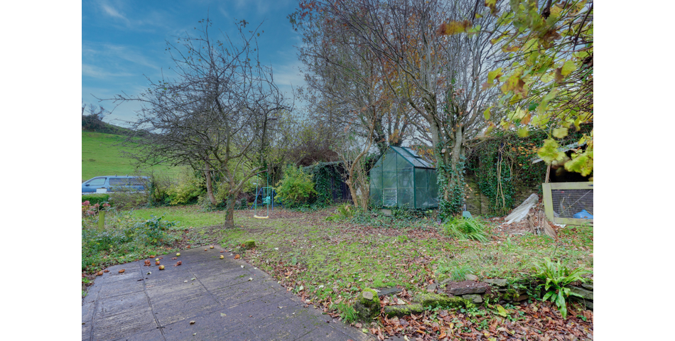 Charming characterful cottage in need of modernisation and updating enjoying delightful views and locate in a semi-rural location