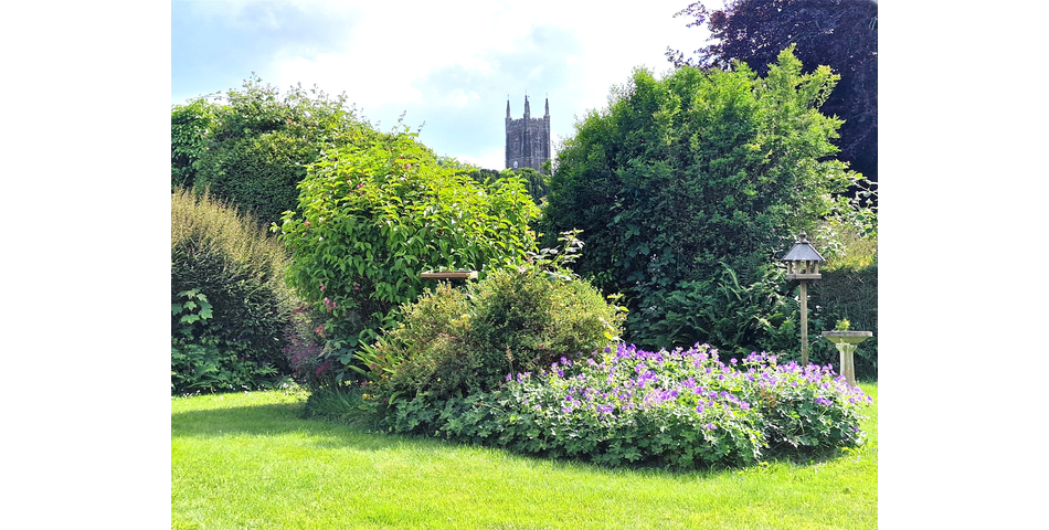 2 Bedroom End Terraced Character Cottage
Adaptable Accomodation 
Convenient Village Location 
Level Rear Garden 
Stone B