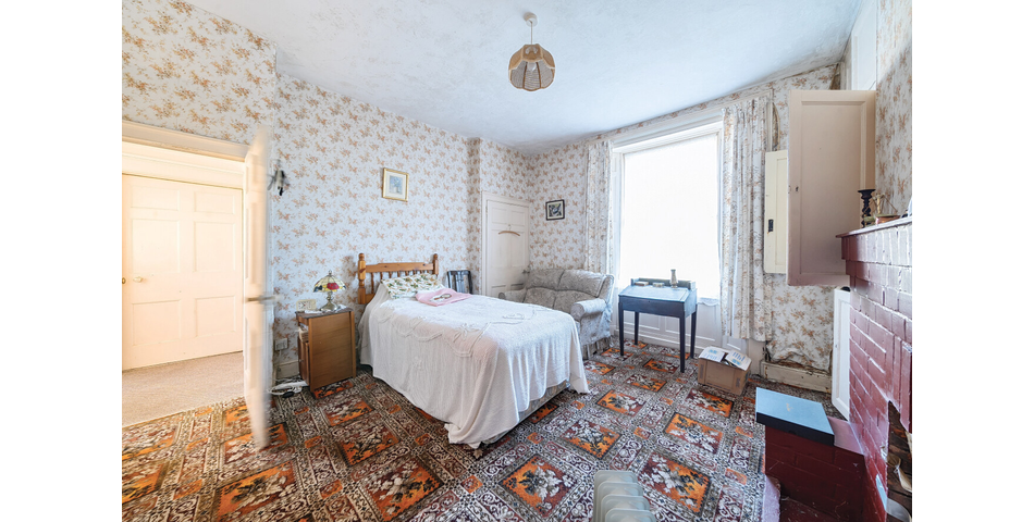 DETACHED GRADE II FARMHOUSE WITH BARNS AND PADDOCK OFFERING IMMENSE POTENTIAL