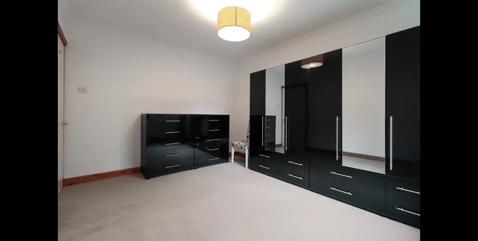 SPACIOUS FOUR BEDROOM DETACHED BUNGALOW DUAL ASPECT LOUNGE SEPERATE DINING ROOM KITCHEN/BREAFAST ROOM MASTER BEDROOM 