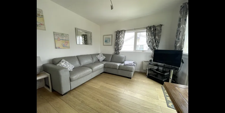 DETACHED HOLIDAY CHALET - 3 Bedrooms, WALKING DISTANCE OF CROYDE BAY 